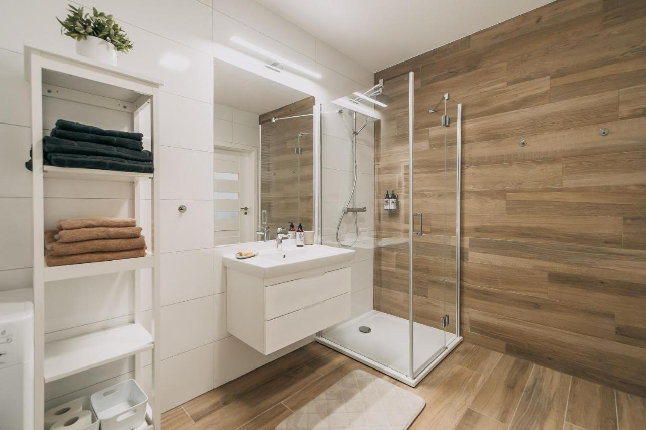 Nadmorskie Tarasy Apartament Wave Surfingbird Kolobrzeg Exterior photo